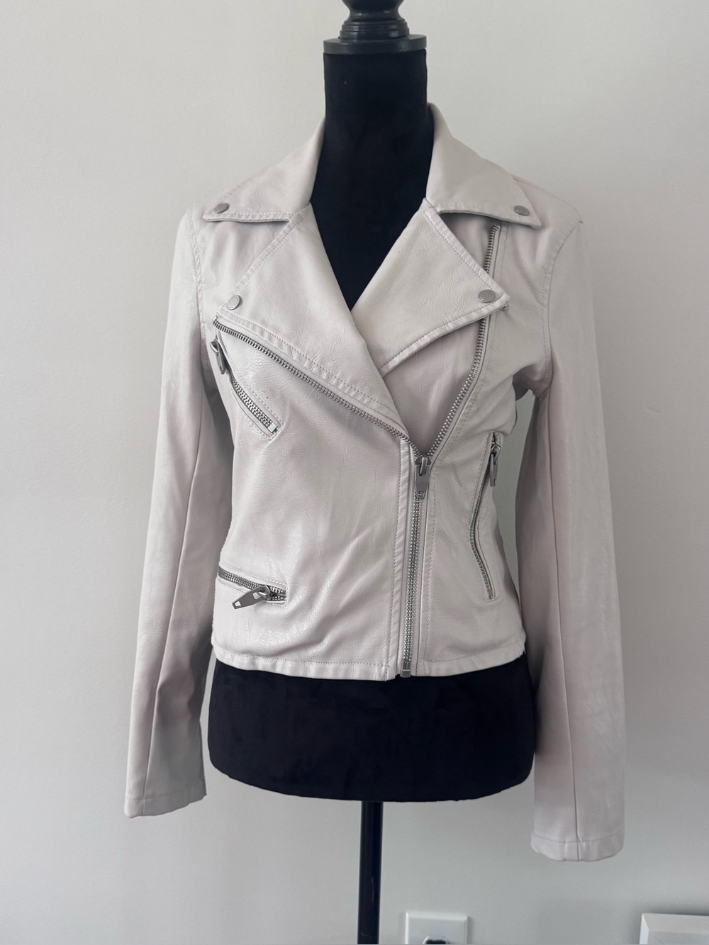 BLANK NYC white/ivory faux-leather moto jacket, size Small.